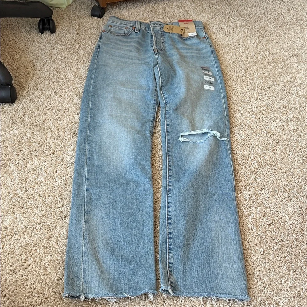 Levi's Women’s Light Blue Straight Jeans- Wedgie straight! Size 26x28 - Picture 6 of 11
